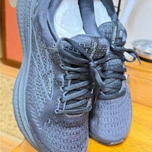 Brooks black Athletic Shoes